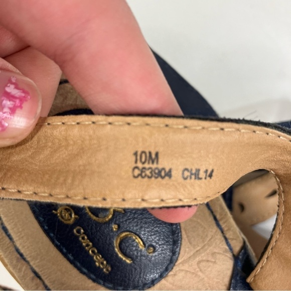 B.O.C. Blue Leather Sandals Size 10 - Picture 5 of 6